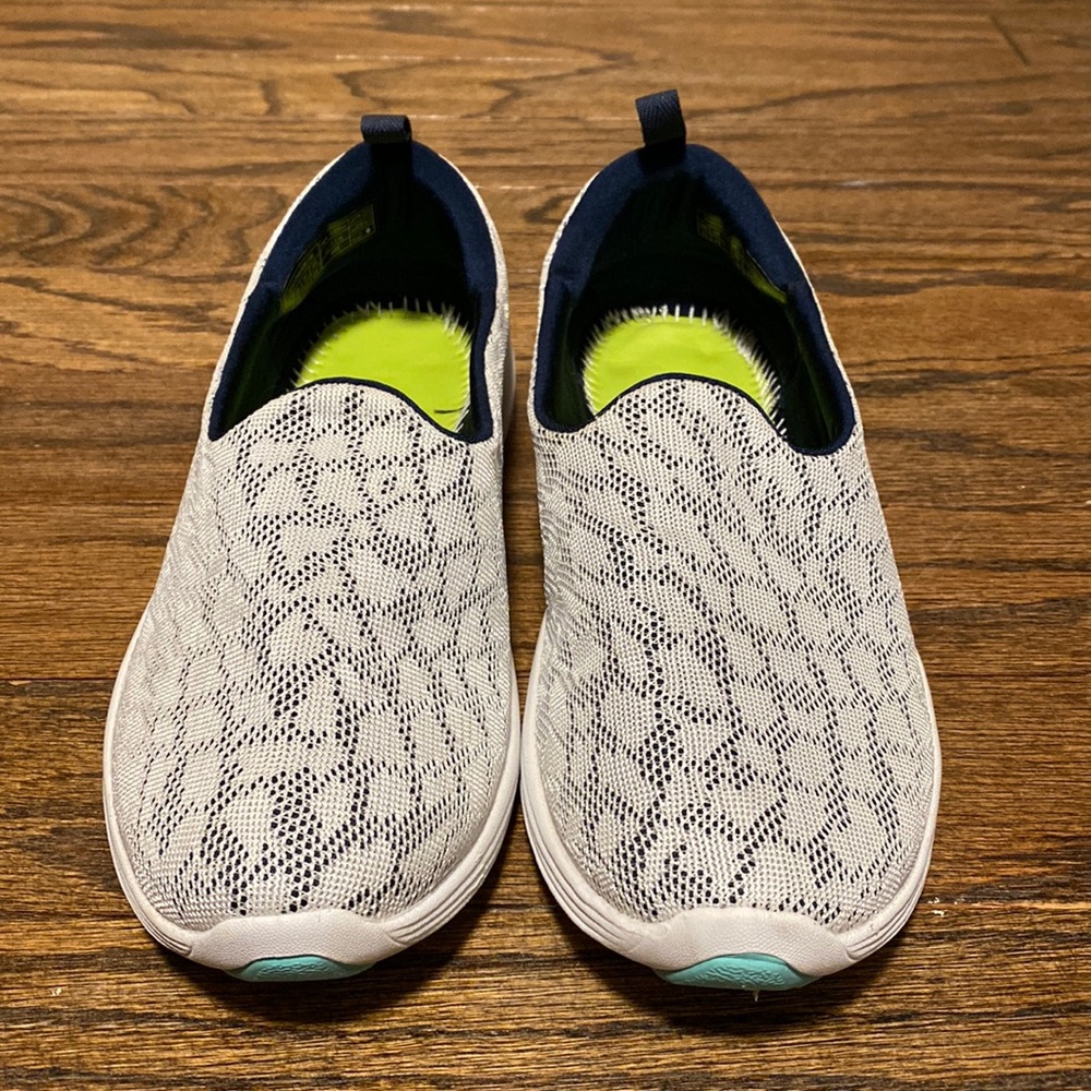 White Vionic Hydra